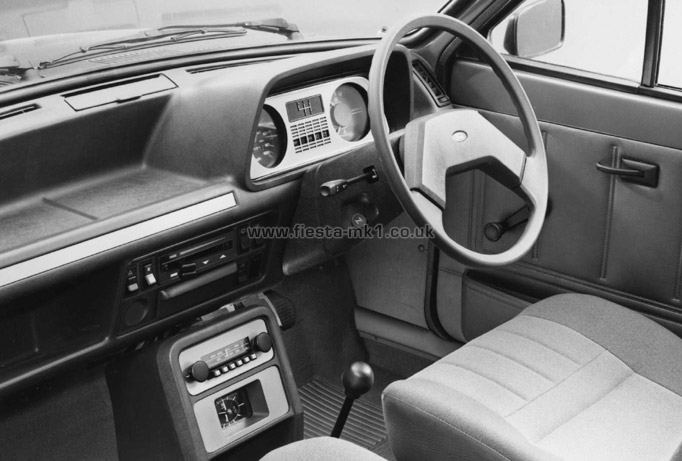 Fiesta MK1: L Interior Big Bumper